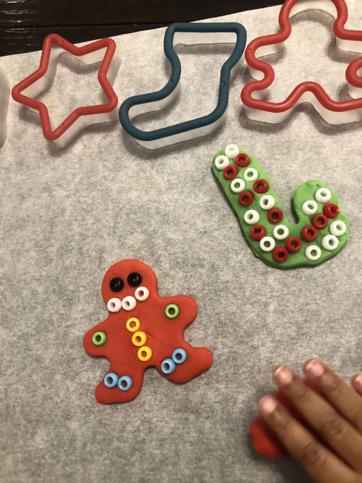 a-fine-motor-christmas-craft-kids-will-adore