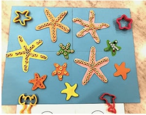 easy toddler fine motor skills activity