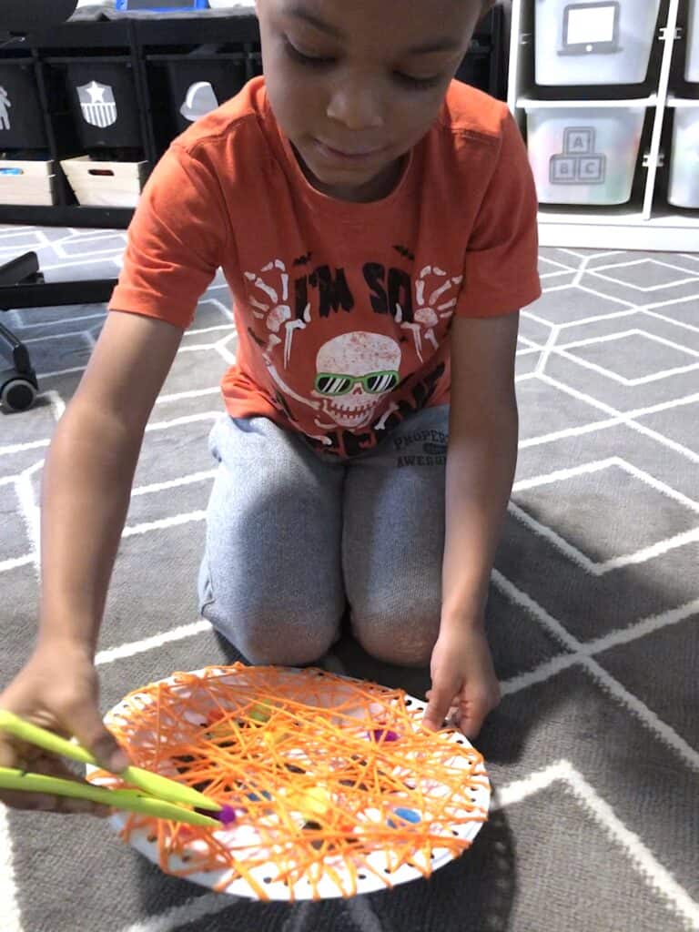 Create Some Amazing Memories This October With Super Fun Halloween Crafts For Kids! This Simple Paper Plate Craft Is Easy Enough For Young Kids To Practice Fine Motor Skills & Fun For Older Kids Too!