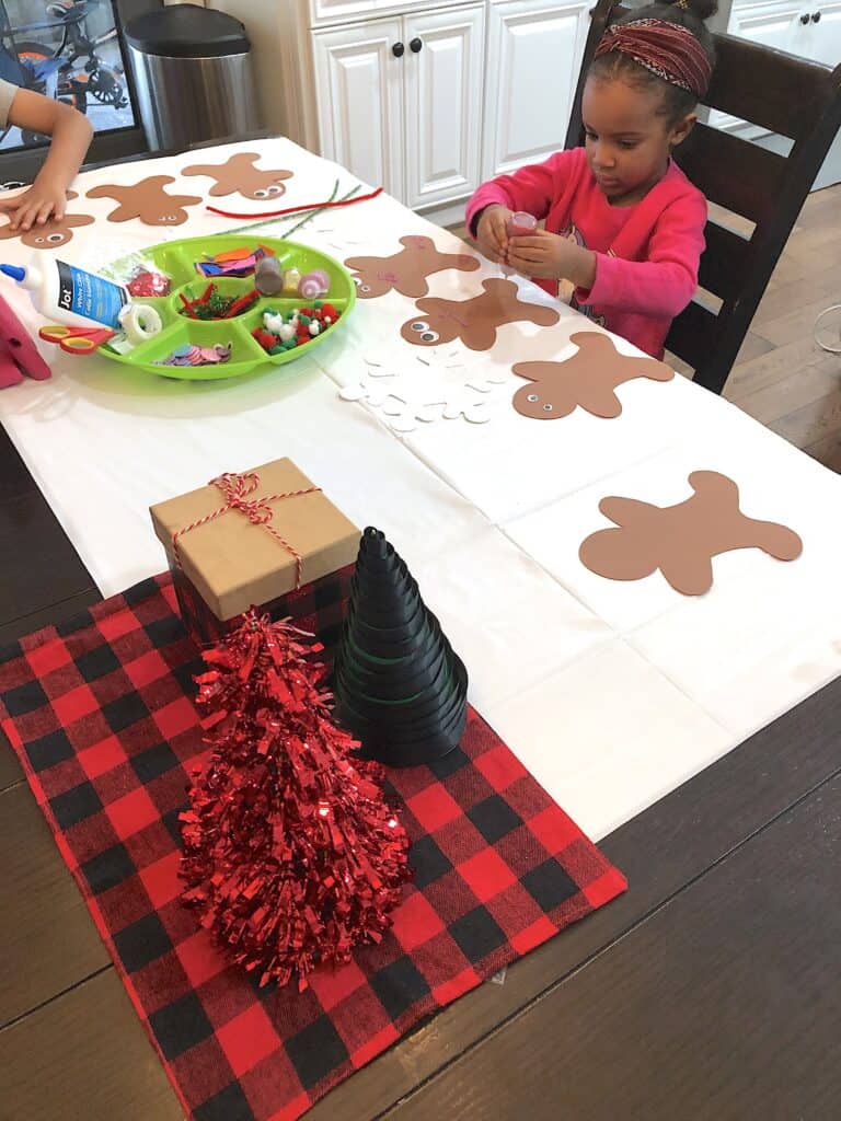 Christmas Crafts For Preschoolers Make This Time of The Year Special! This Activity Uses Gingerbread People And Decorating Supplies and To Create A Fun Craft. #christmascrafts #christmascraftsforkids