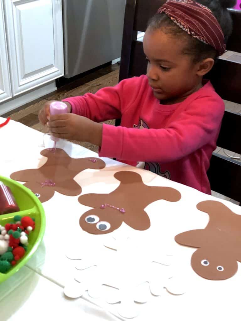 Christmas Crafts For Preschoolers Make This Time of The Year Special! This Activity Uses Gingerbread People And Decorating Supplies and To Create A Fun Craft. #christmascrafts #christmascraftsforkids