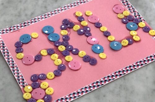Looking for Button Craft Ideas For Kids That Toddlers Will Love? Well Check Out This Awesmoe Sensory Activity That Will Keep Your Child Occupied and Learning! #buttoncraftsforkids #buttoncrafts