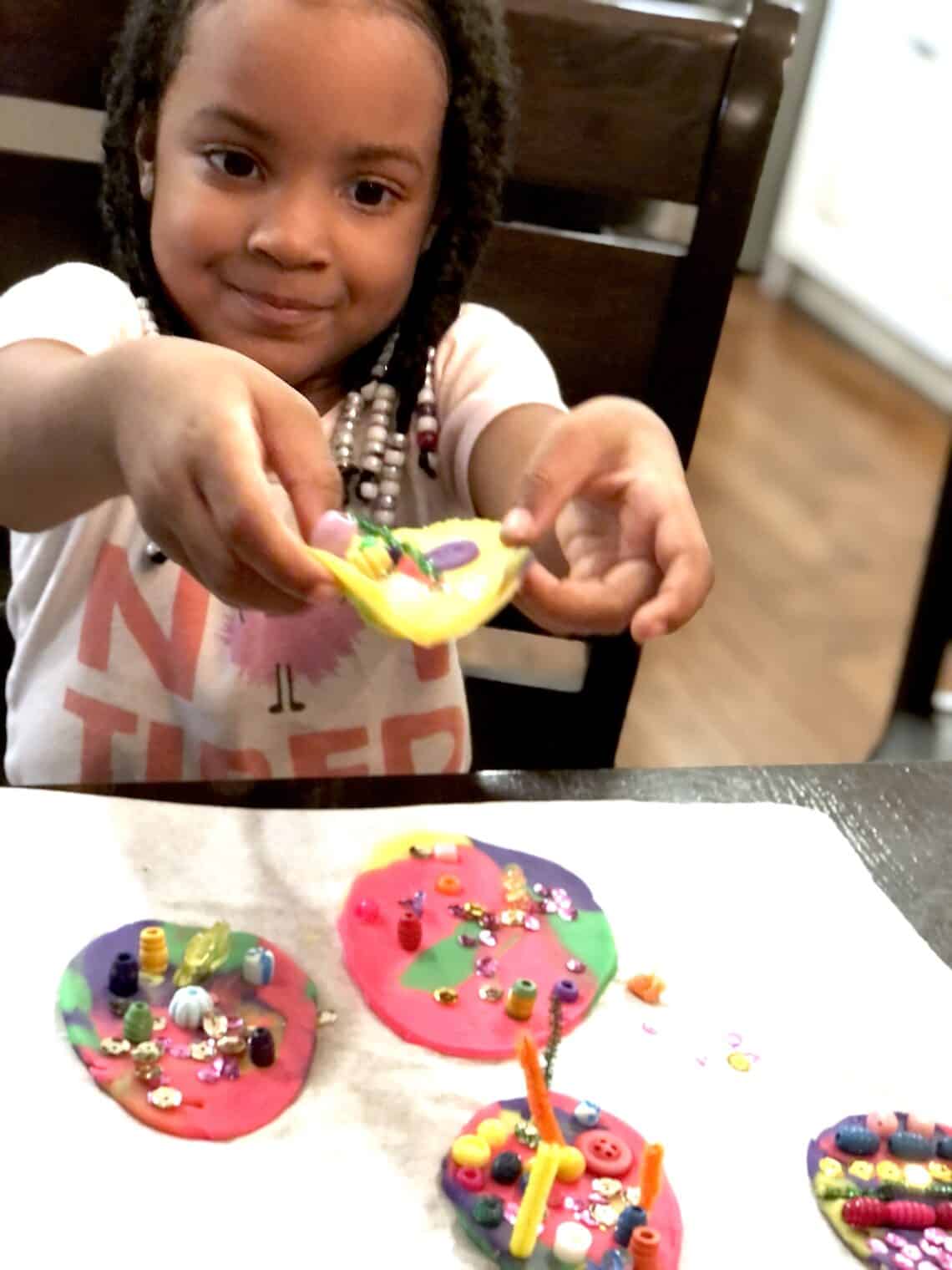 easy-easter-crafts-for-preschoolers-play-dough-eggs