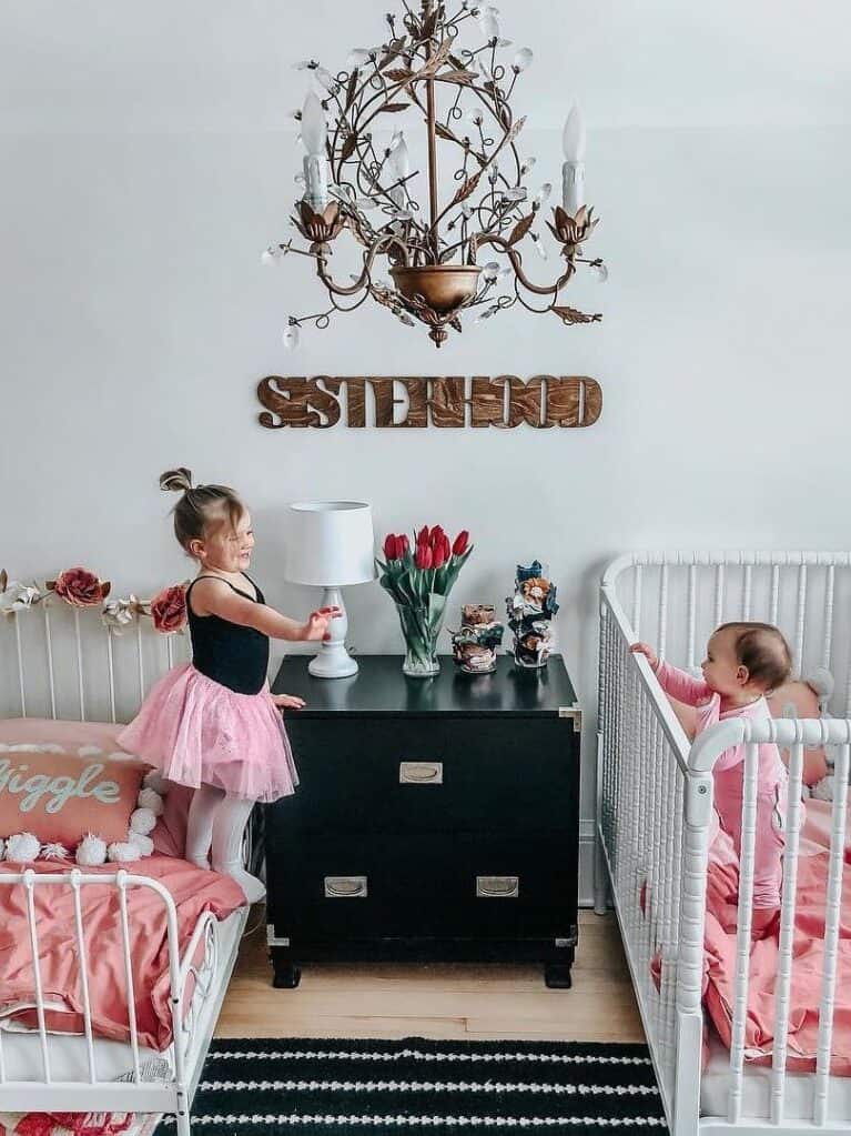ideas-for-shared-kids-room-neutral-wall-color sisterhood