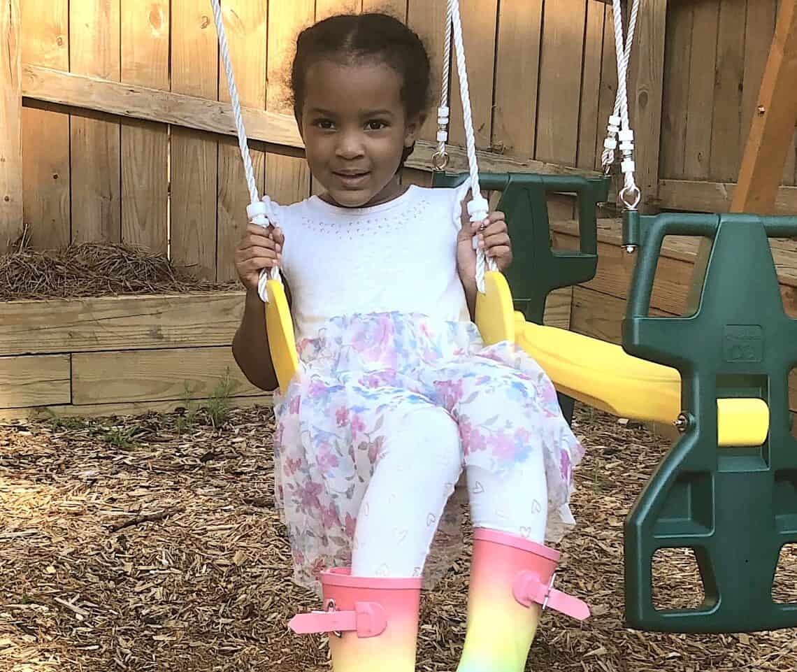 Backyard swing sale for toddler