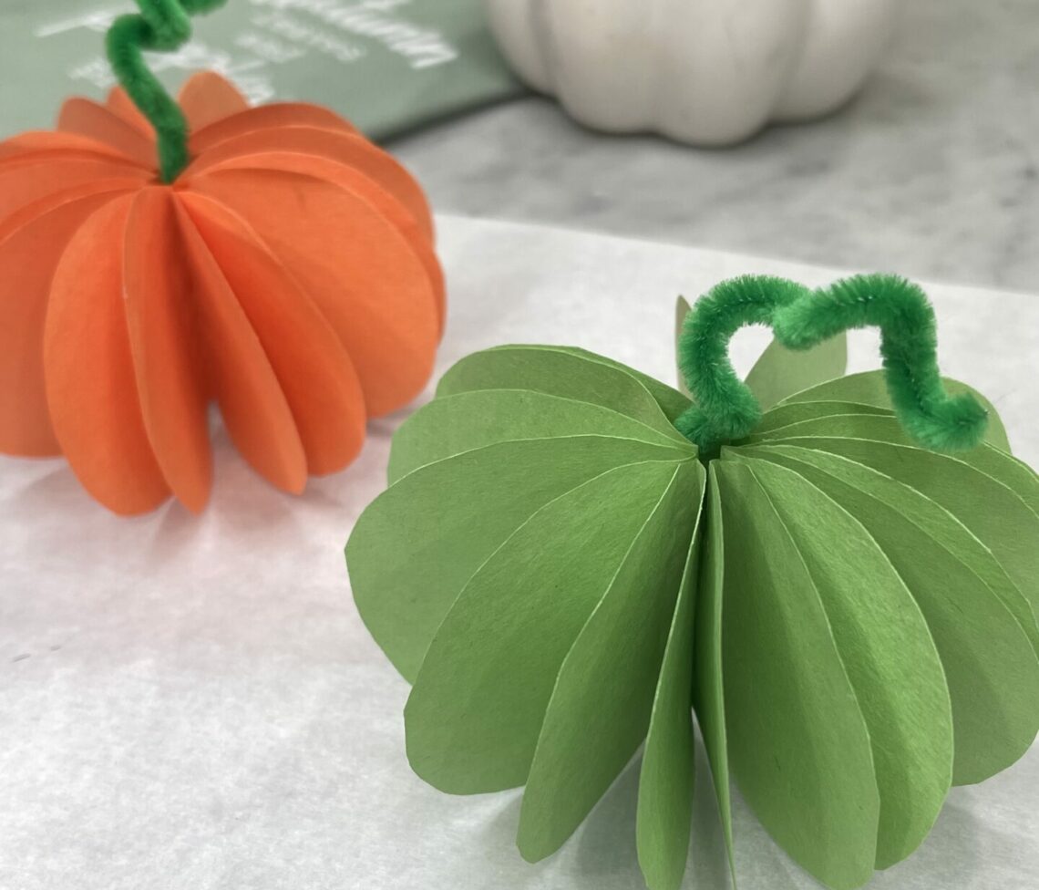 paper-pumpkins-decor